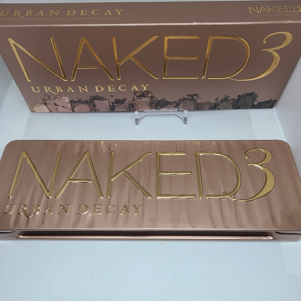 Urban Decay Naked 3 eyeshadow palette